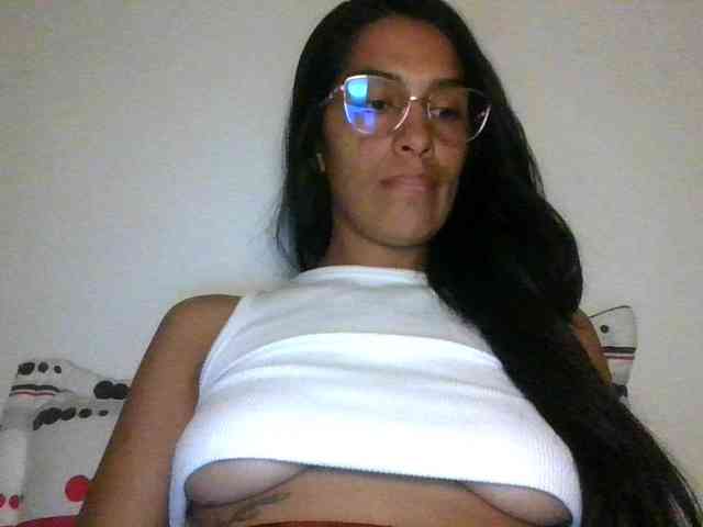 JuanaBrunette webcam