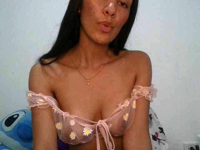 JuanaBrunette webcam