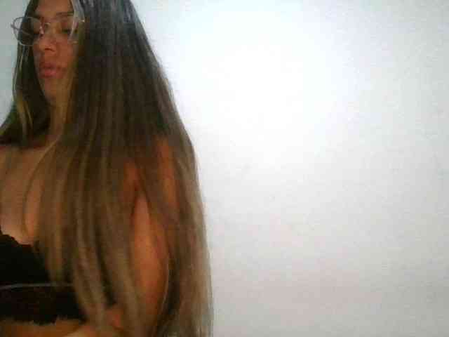 JuanaBrunette webcam