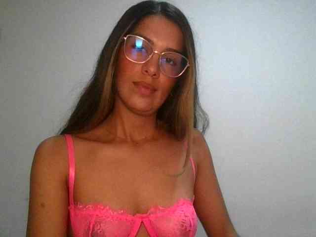 JuanaBrunette webcam