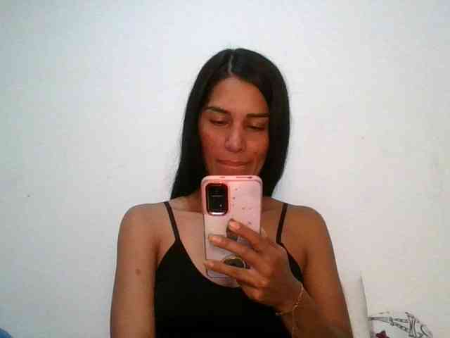 JuanaBrunette webcam