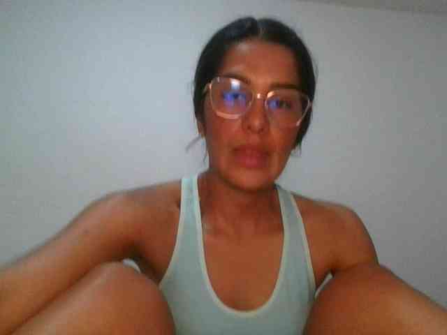 JuanaBrunette webcam