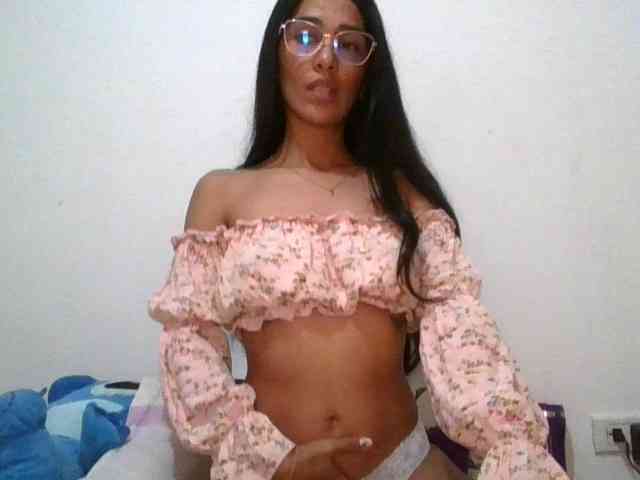 JuanaBrunette webcam