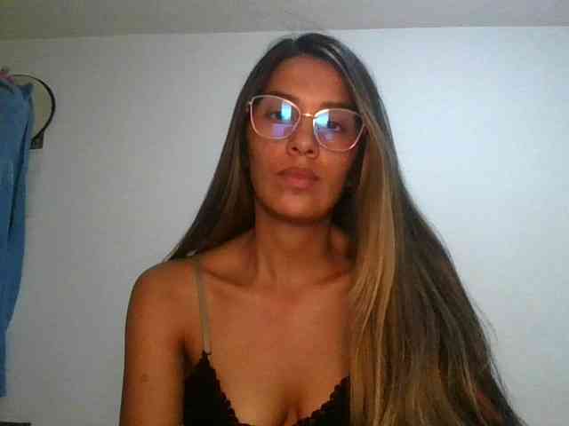 JuanaBrunette webcam