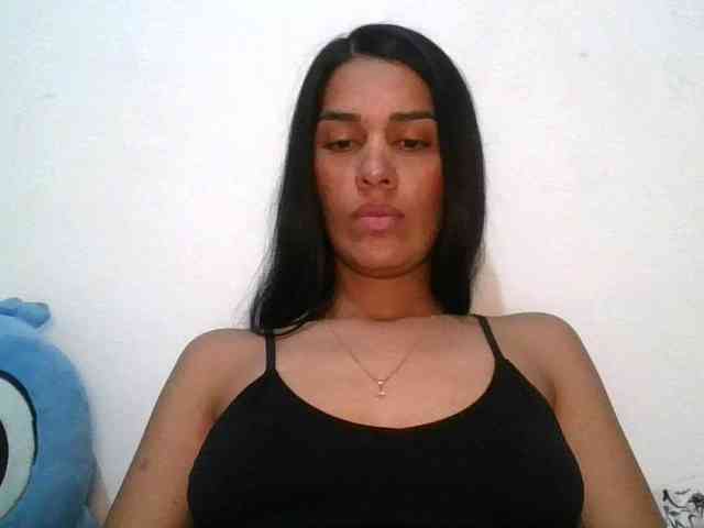 JuanaBrunette webcam