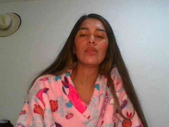 JuanaBrunette webcam