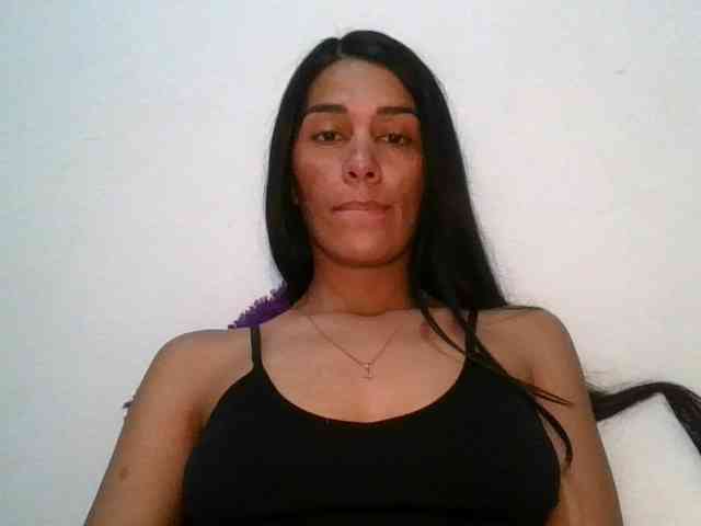 JuanaBrunette webcam