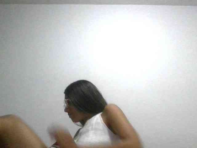 JuanaBrunette webcam