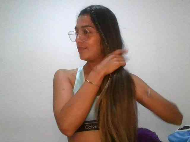 JuanaBrunette webcam