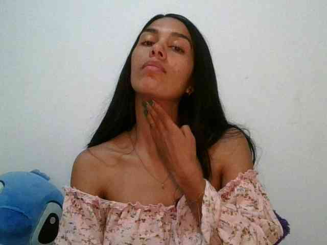 JuanaBrunette webcam