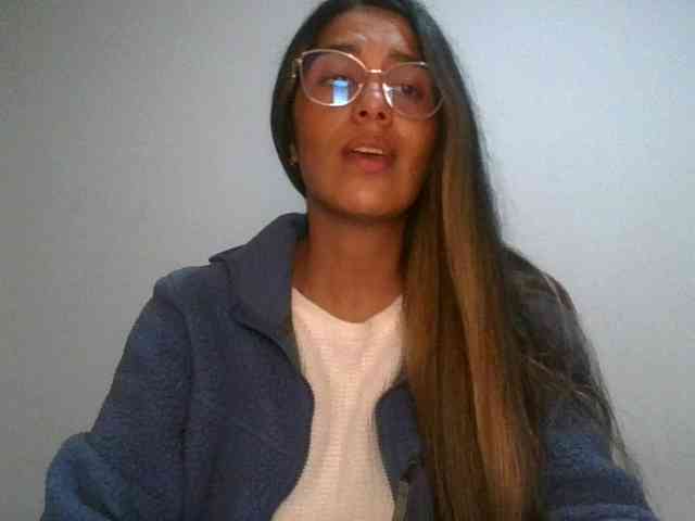 JuanaBrunette webcam