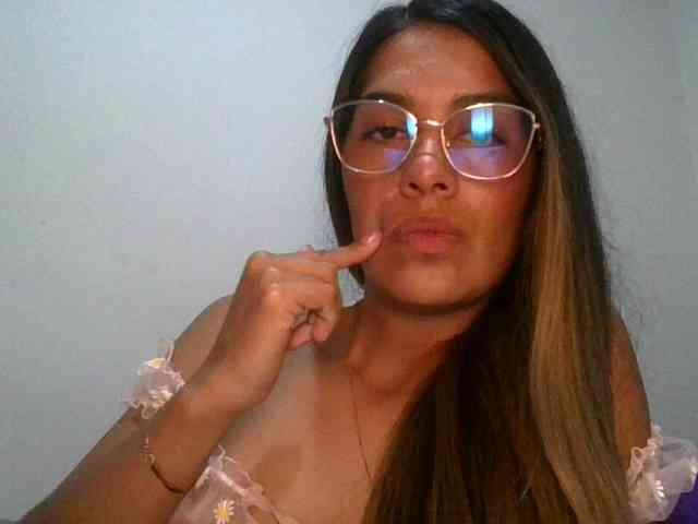 JuanaBrunette webcam