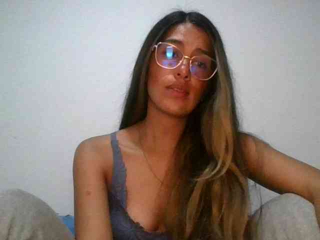 JuanaBrunette webcam