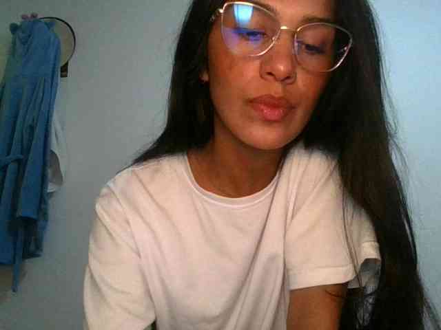 JuanaBrunette webcam
