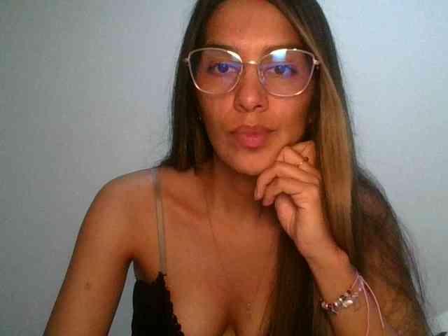 JuanaBrunette webcam