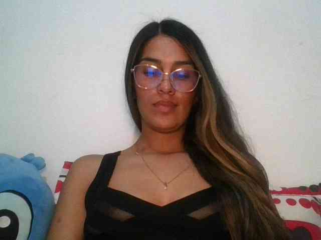 JuanaBrunette webcam