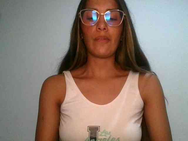 JuanaBrunette webcam