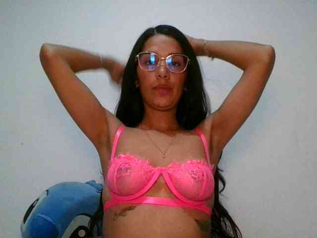 JuanaBrunette webcam