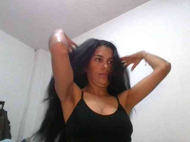 JuanaBrunette webcam