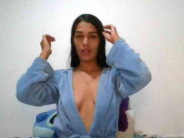 JuanaBrunette webcam