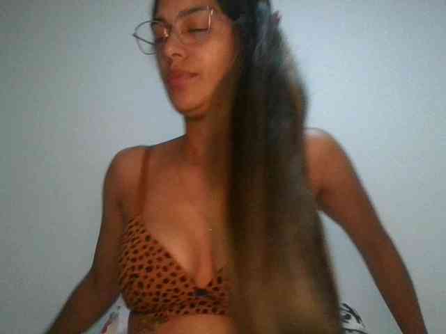 JuanaBrunette webcam