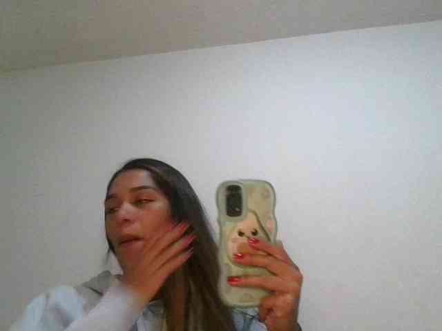 JuanaBrunette webcam