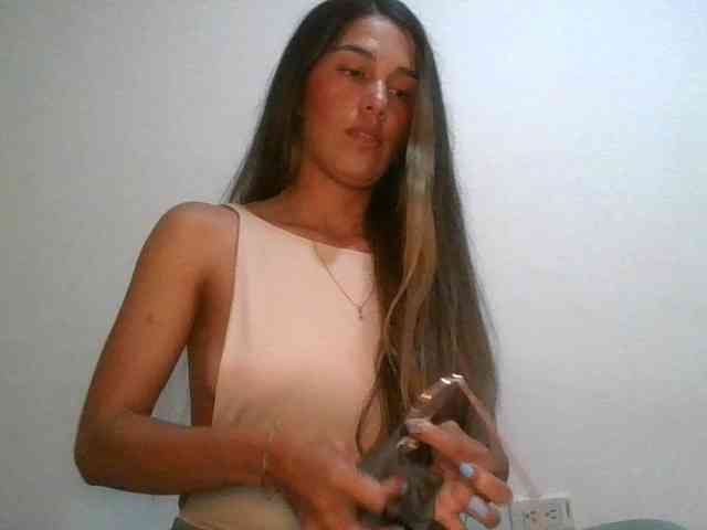 JuanaBrunette webcam