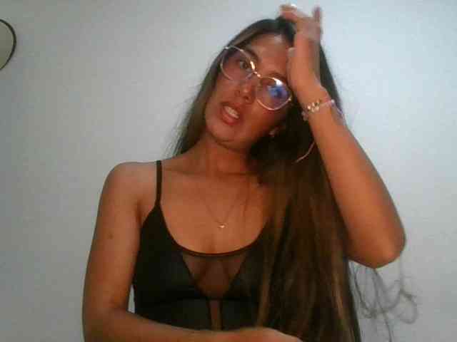 JuanaBrunette webcam