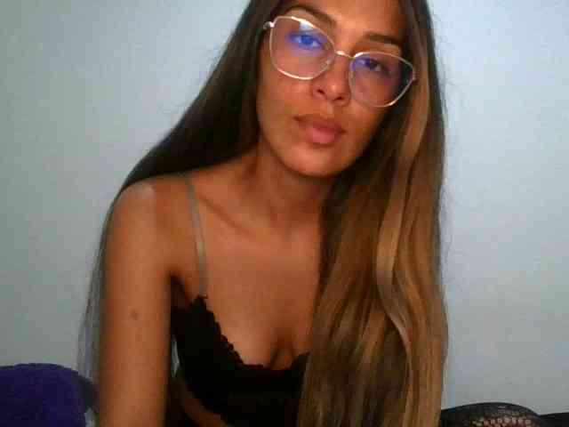 JuanaBrunette webcam