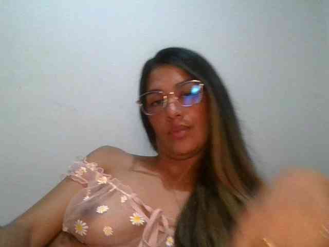 JuanaBrunette webcam