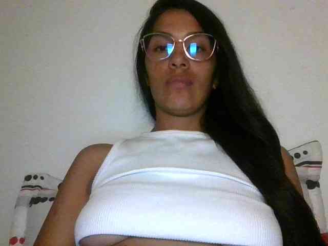 JuanaBrunette webcam