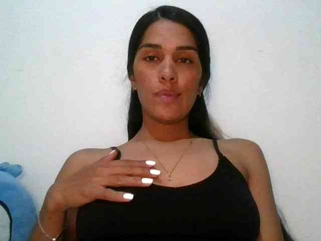 JuanaBrunette webcam