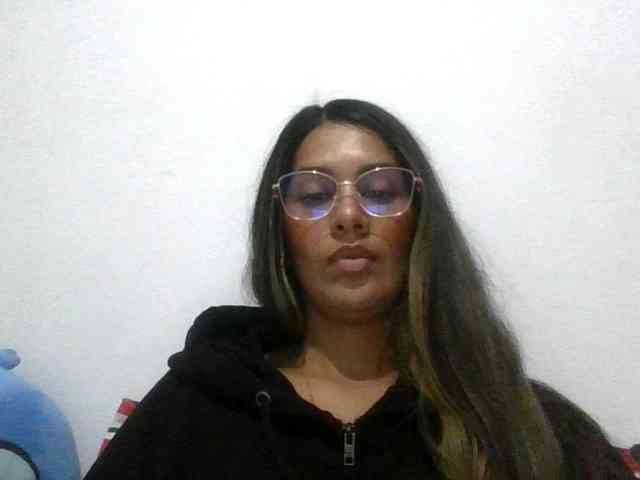 JuanaBrunette webcam