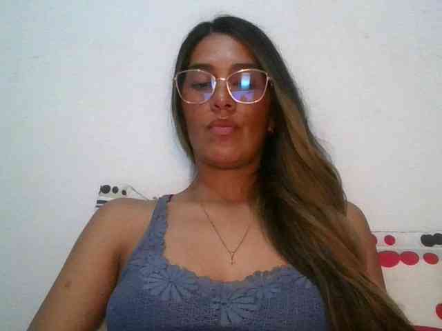 JuanaBrunette webcam