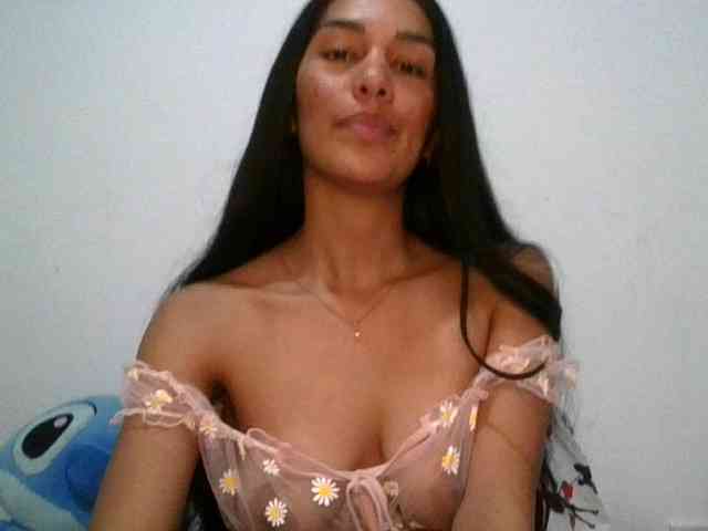 JuanaBrunette webcam