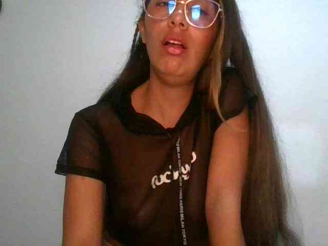 JuanaBrunette webcam