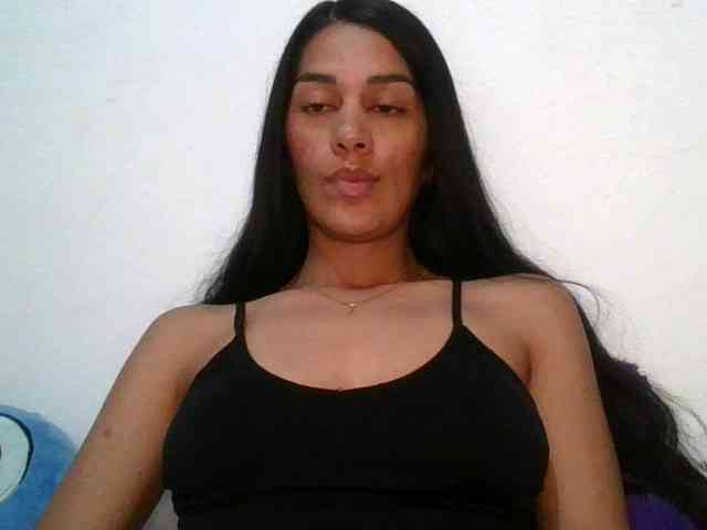 JuanaBrunette webcam
