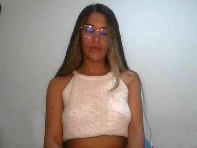 JuanaBrunette webcam