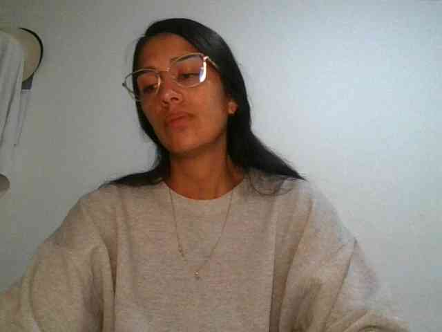 JuanaBrunette webcam