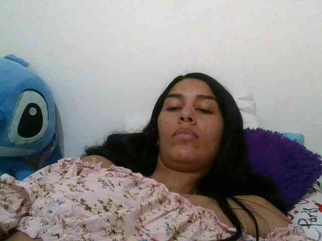 JuanaBrunette webcam