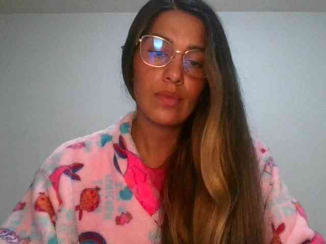 JuanaBrunette webcam