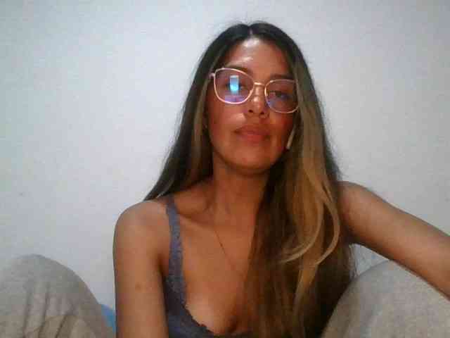 JuanaBrunette webcam