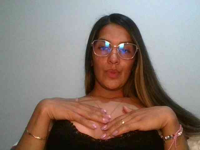 JuanaBrunette webcam