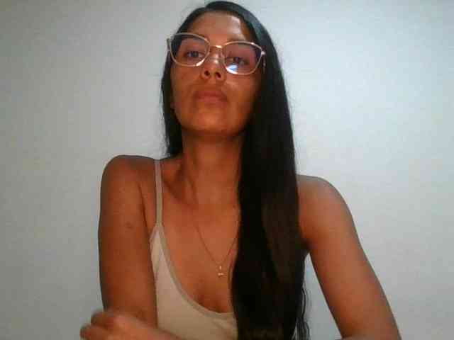 JuanaBrunette webcam