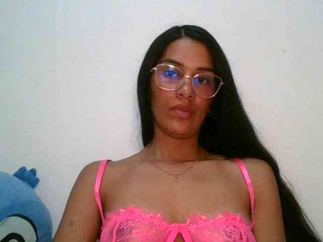 JuanaBrunette webcam