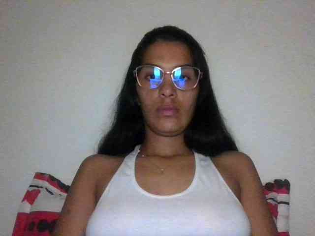 JuanaBrunette webcam