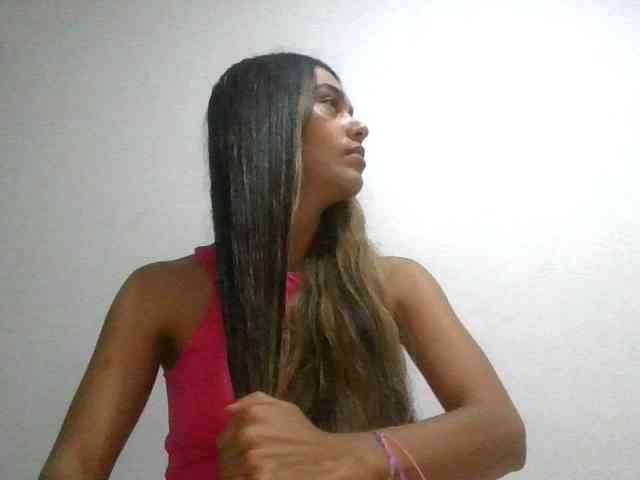 JuanaBrunette webcam