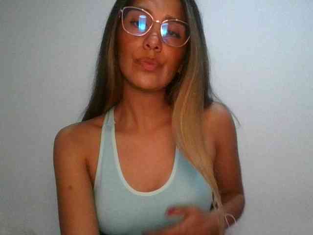 JuanaBrunette webcam