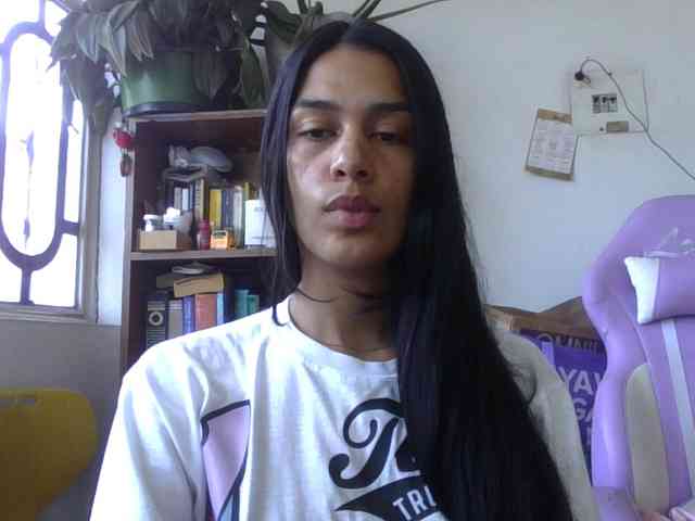 JuanaBrunette webcam