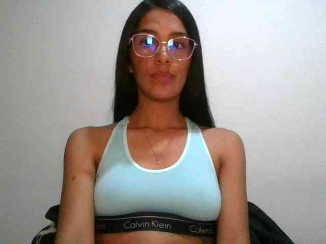 JuanaBrunette webcam